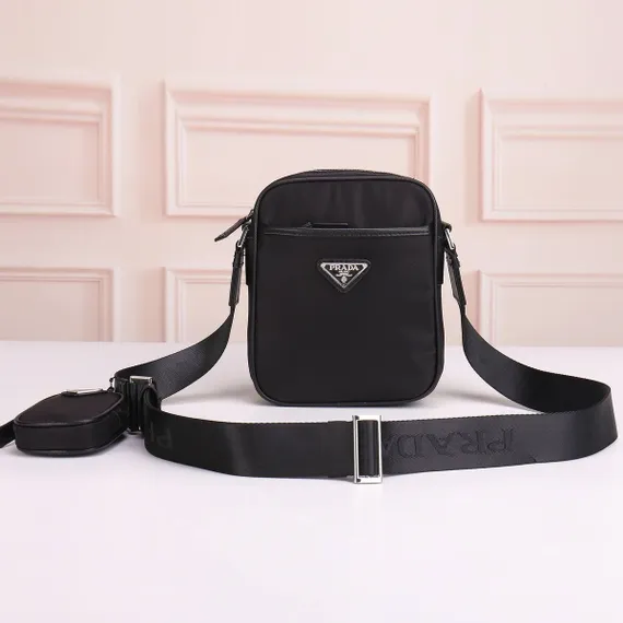 Сумка Prada на плечо из нейлона и сафьяновой кожи, черный