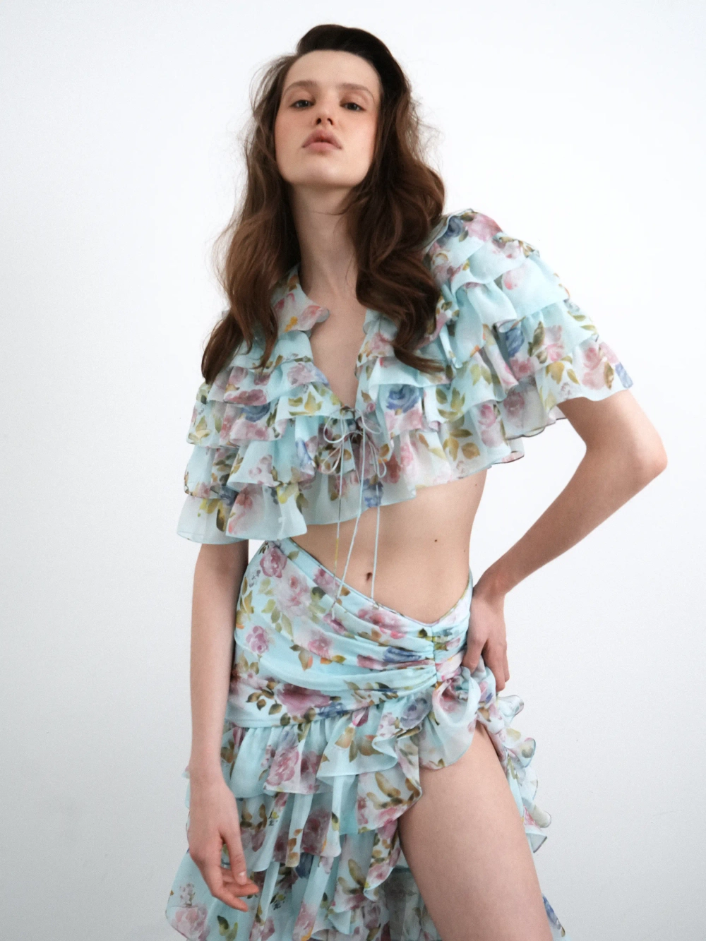 Муза (Muza), кроп топ из голубого шифона с цветочным принтом