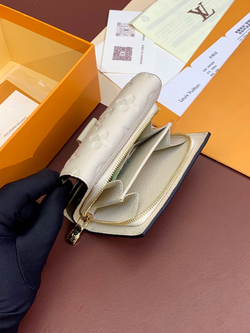 Louis Vuitton Metis Compact Wallet