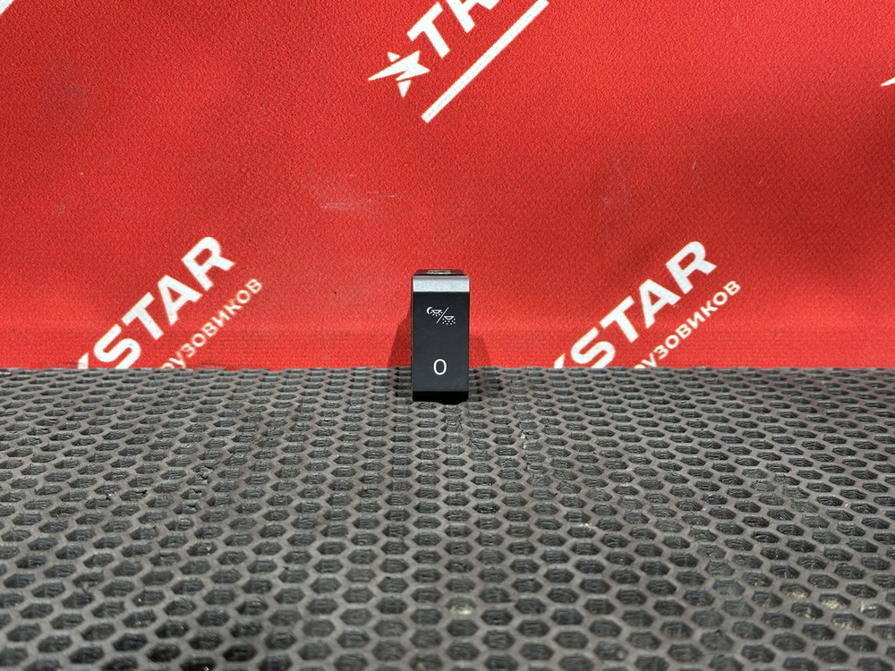 Кнопка переключения внутреннего освещения