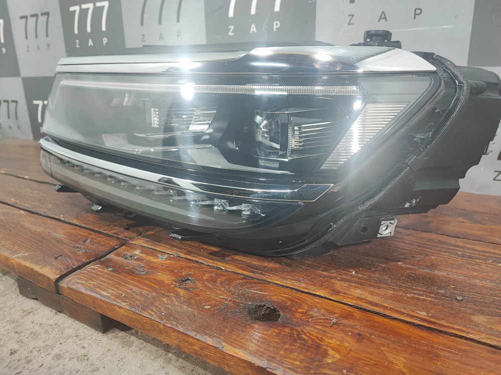 Фара левая LED Volkswagen Tiguan 2 16-20 Б/У Оригинал 5nb941081d