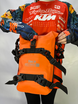 Водонепроницаемая сумка MOTO DRY PACK