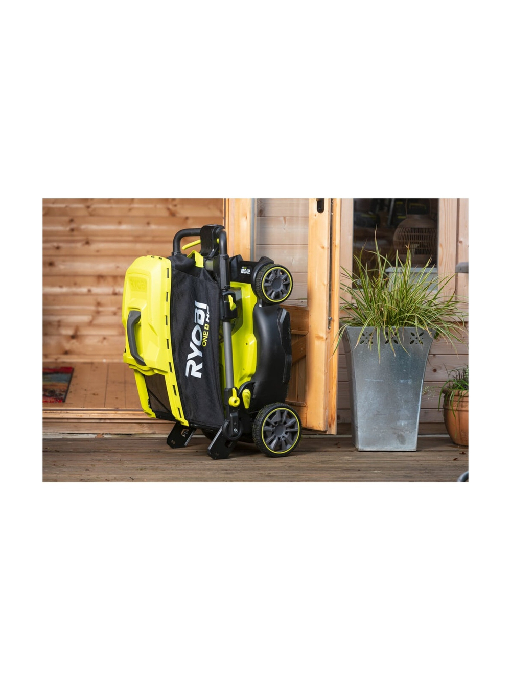 Бесщеточная газонокосилка Ryobi ONE+ RY18LMX40B-0 5133005479