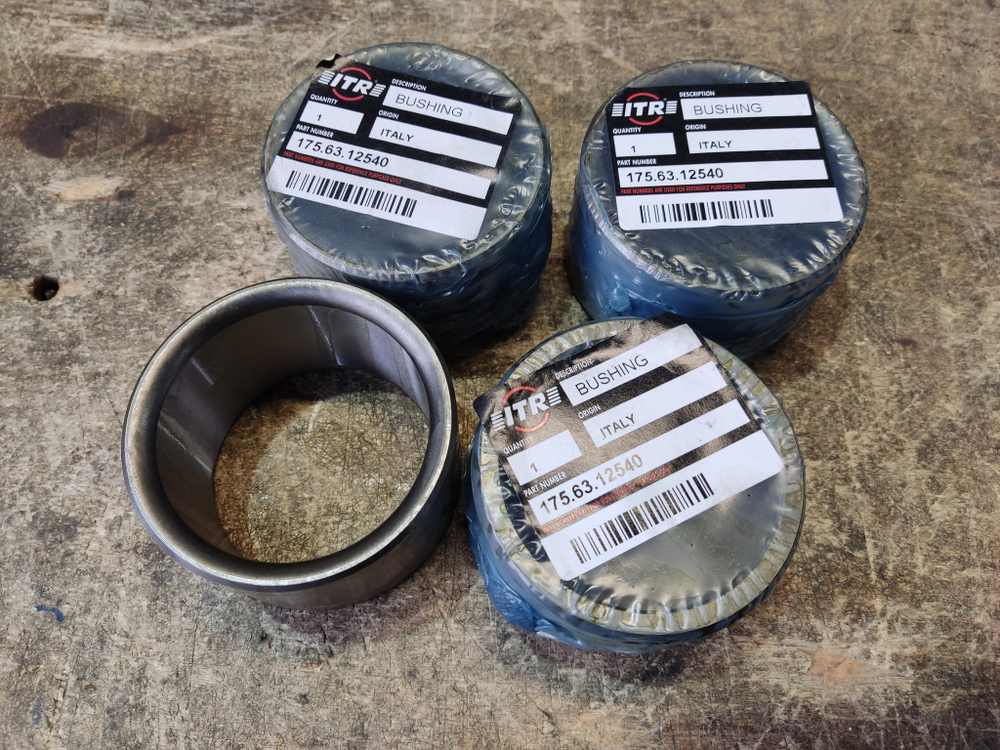 Втулка 175-63-12540