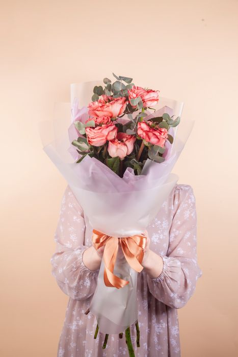 Букет из роз &quot;Мандарин Экспрешн&quot; с эвкалиптом