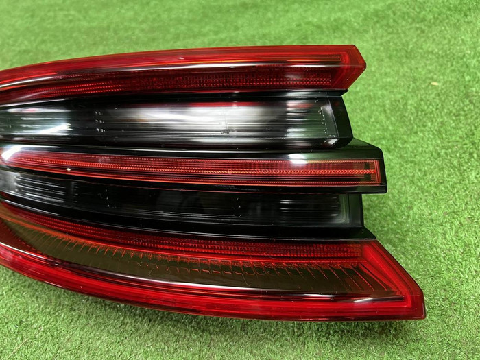 Фонарь левый внешний Porsche Macan 95b (2014-2018)