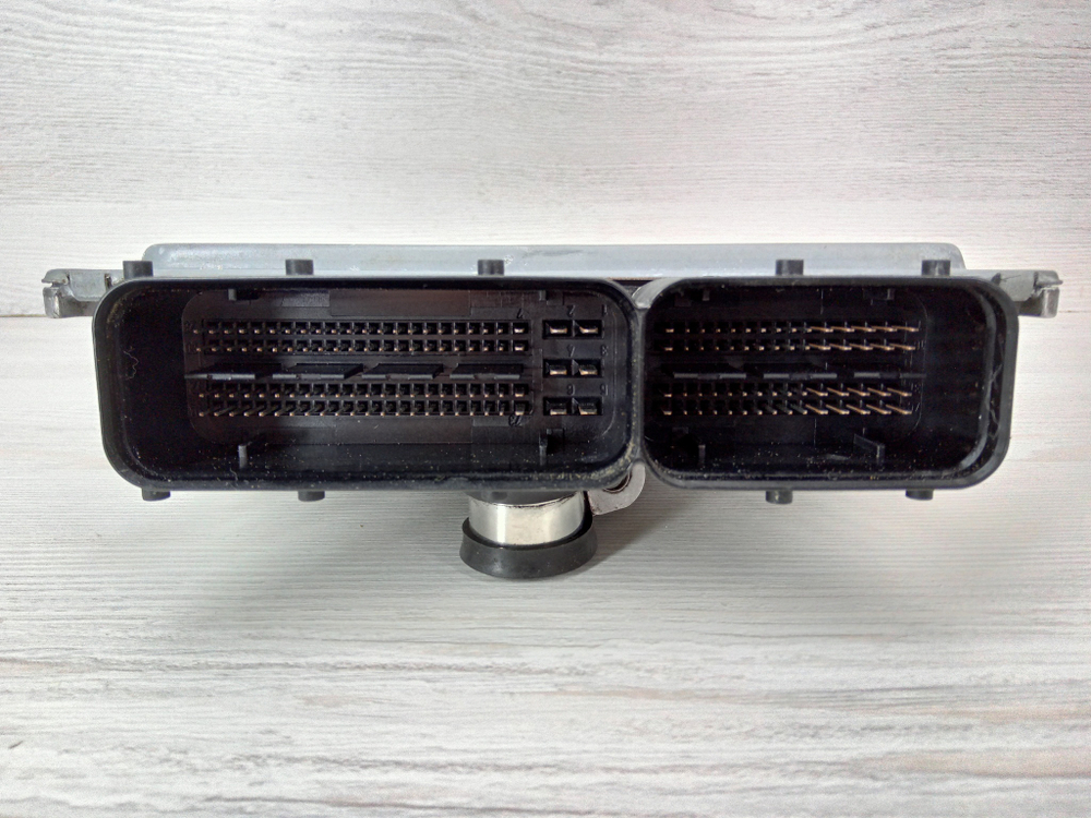 Блок управления двс Audi A6 2009 C6/4F ccea C6
