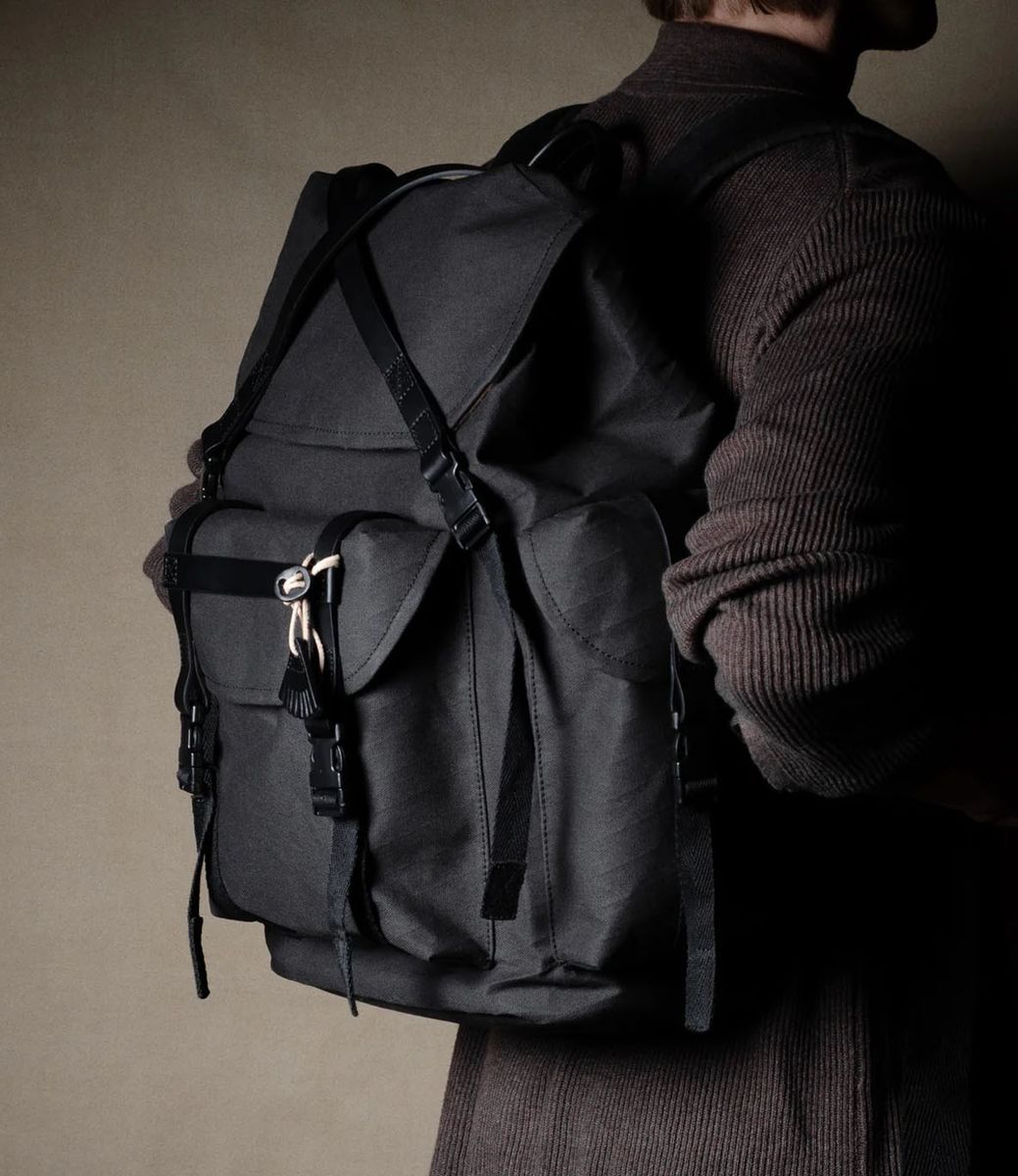 Hard Graft Berg Black Charcoal — рюкзак из ткани X-Pac
