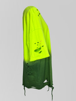 Футболка A02 удлиненная с градиентом, прорезями и принтом посередине