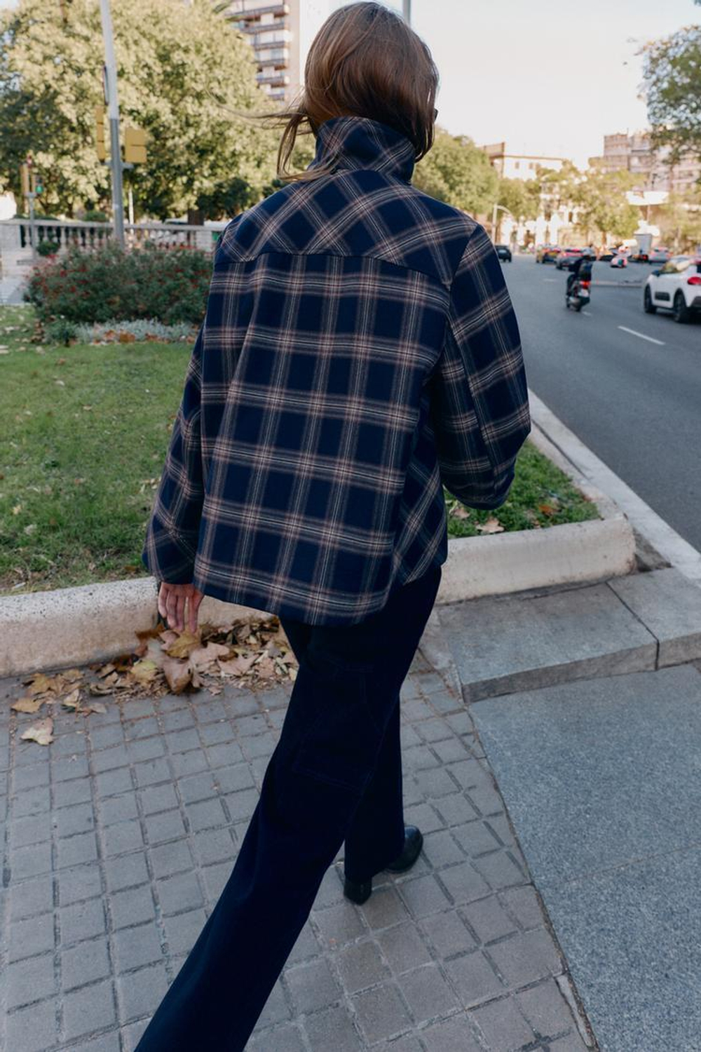 ZARA СТЕГАНАЯ КУРТКА В КЛЕТКУ С КАПЮШОНОМ, КРАСНЫЙ/ТЕМНО-СИНИЙ