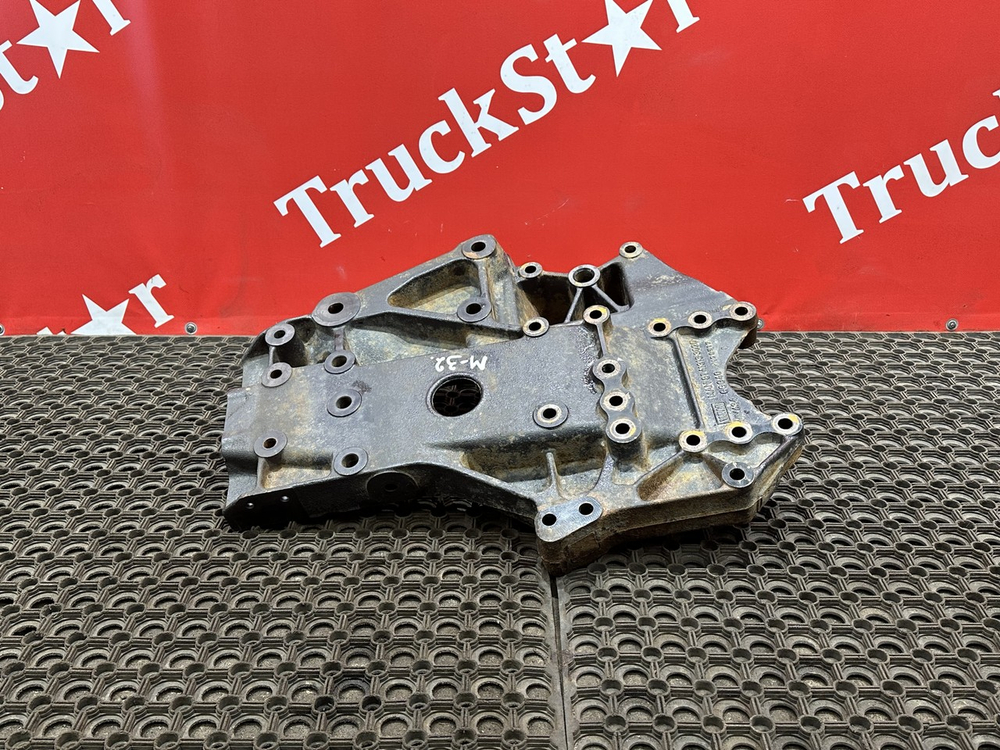 Кронштейн рессоры передней правый