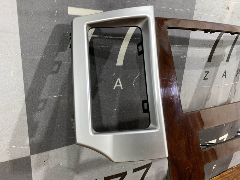 Накладка торпедо Jeep Grand Cherokee (WH/WK) 04-10 Б/У Оригинал X35011400WQ