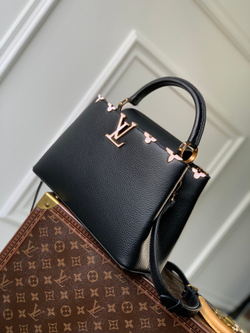 Louis Vuitton Capucines MM