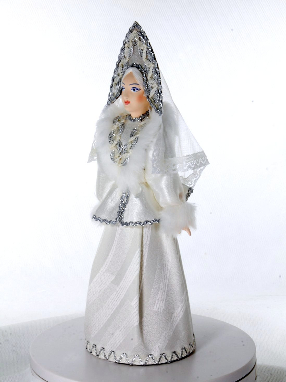 Фарфоровая кукла коллекционная Снегурочка в кокошнике. Новогодняя игрушка под ёлку ручной работы