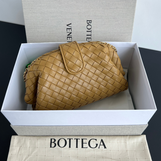 Bottega Veneta Teen Lauren 1980 With Chain 31 cm