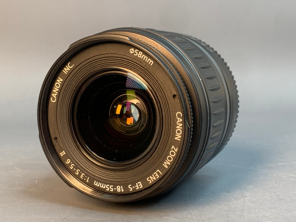 Canon EOS 1000D kit 18-55mm сломан разъем, без з/у