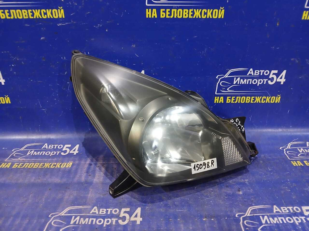 Фара передняя правая TOYOTA OPA 2000-2005