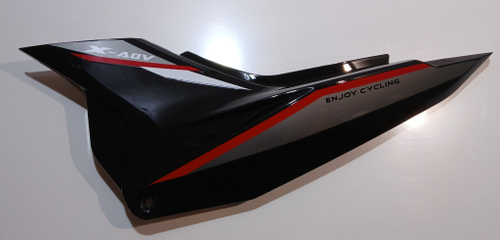 Пластик боковой центральный левый (черно-серый) ADV 300 GARET