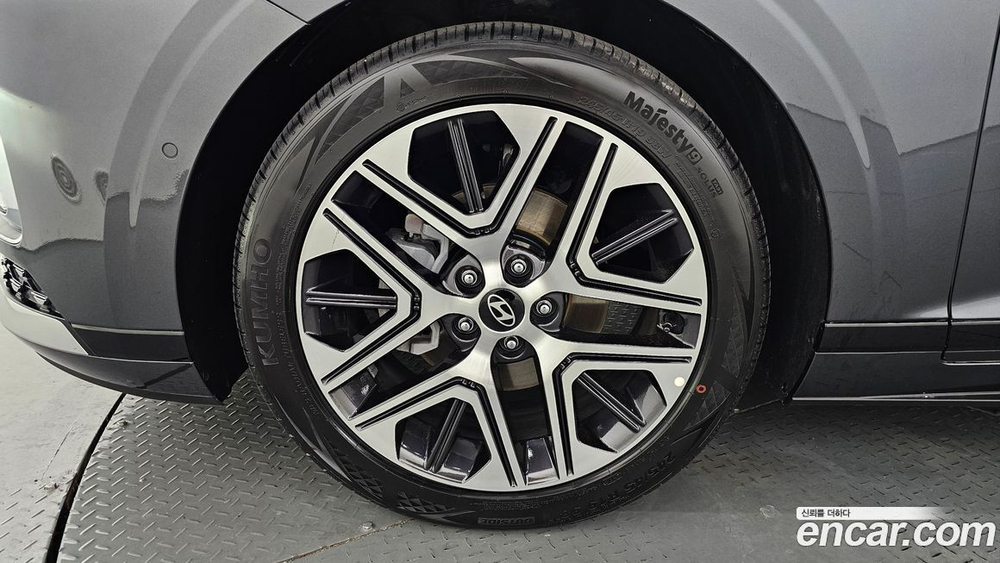 Hyundai Grandeur (Azera) Hybrid (GN7) Exclusive (01.2024)