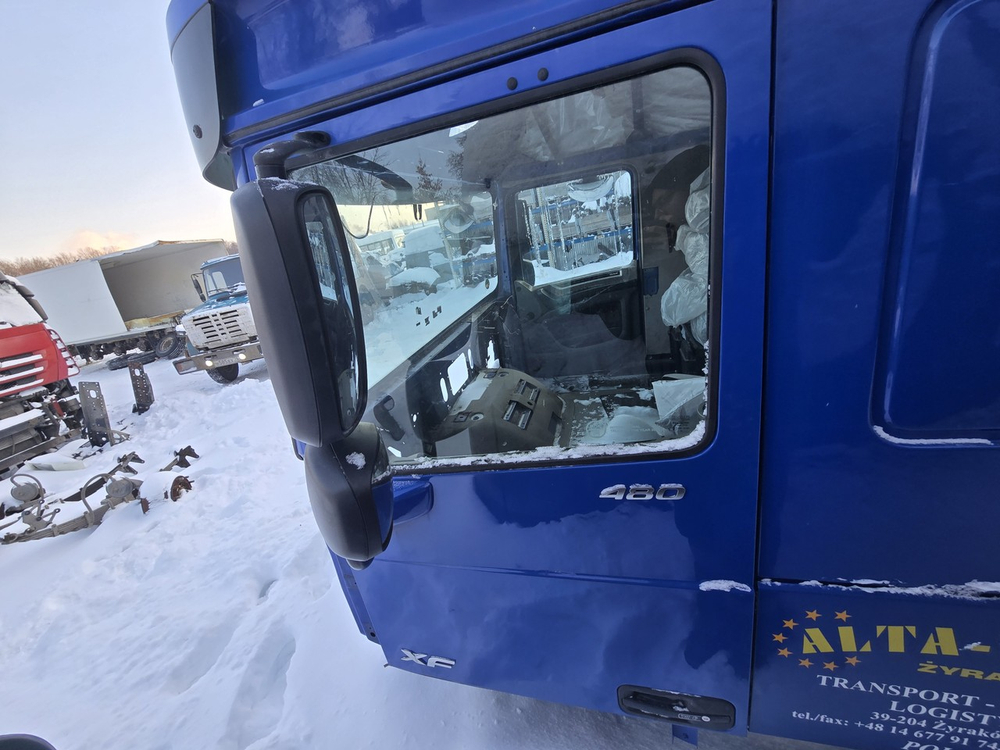 Дверь левая в сборе 2018г.