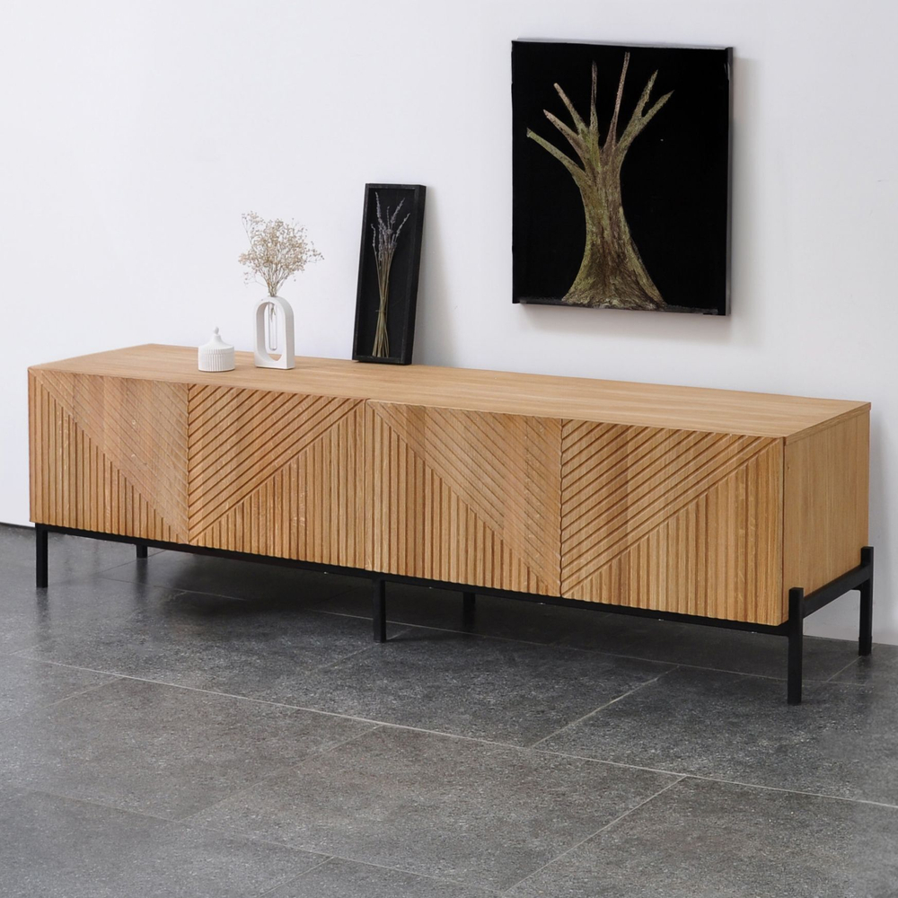 Дизайнерская тумба под телевизор 180 см Грувс из дуба с декоративными резными фасадами, на металлических ножках в стиле лофт