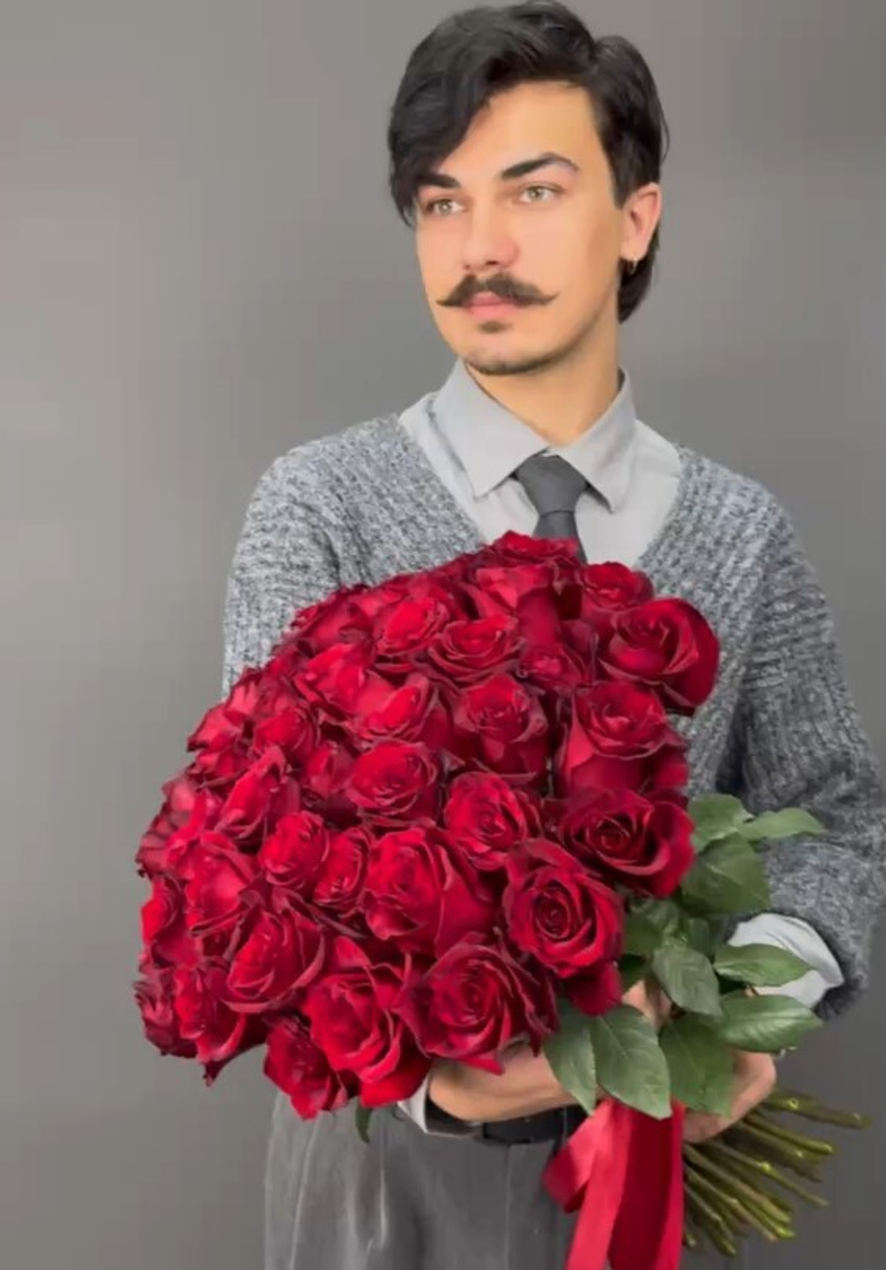 Монобукет из 51 алой розы