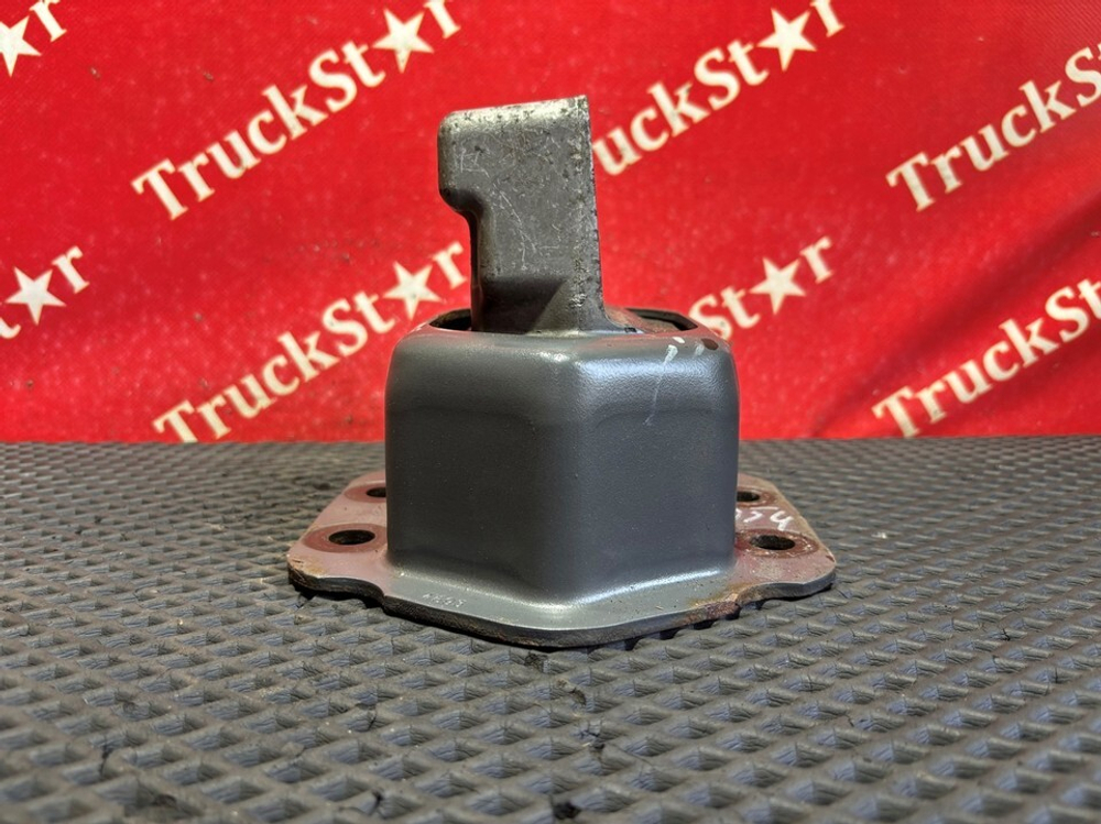 Подушка двигателя задняя 2018г