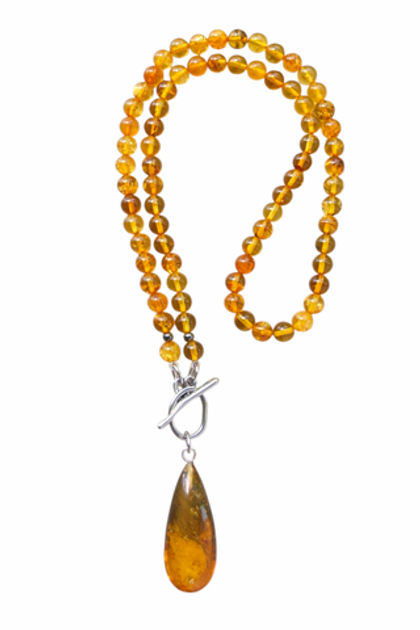 колье из янтаря с подвеской