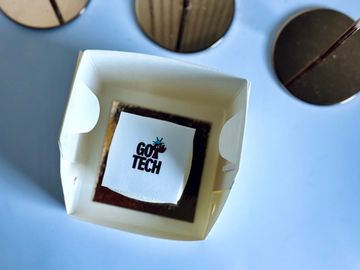 Пирожные с логотипом компании/коробочка на 1 шт