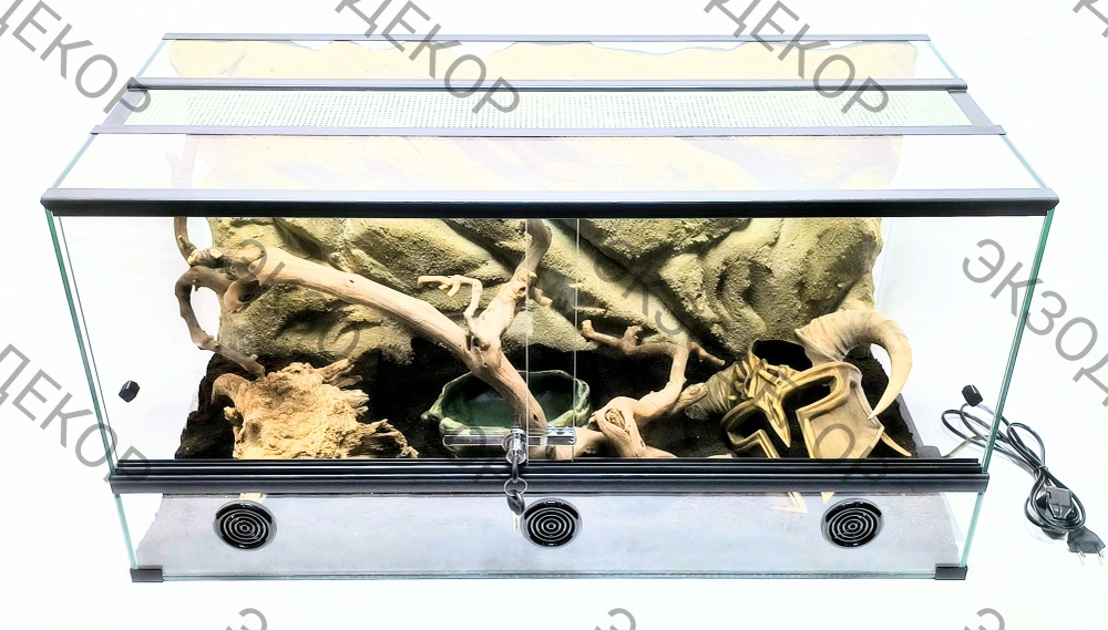 Полный комплект для содержания змеи. Террариум 80х50х40 и всё необходимое для содержания.