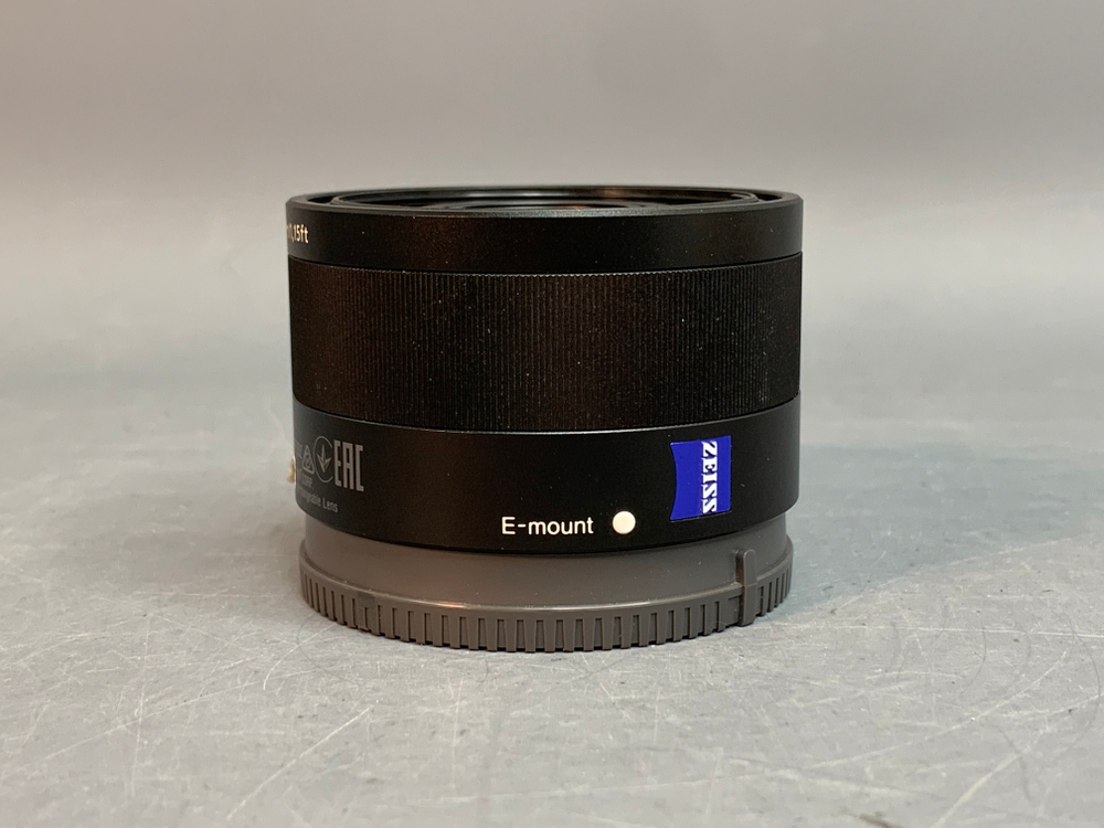 Sony Carl Zeiss Sonnar T* 35mm f/2.8 ZA
