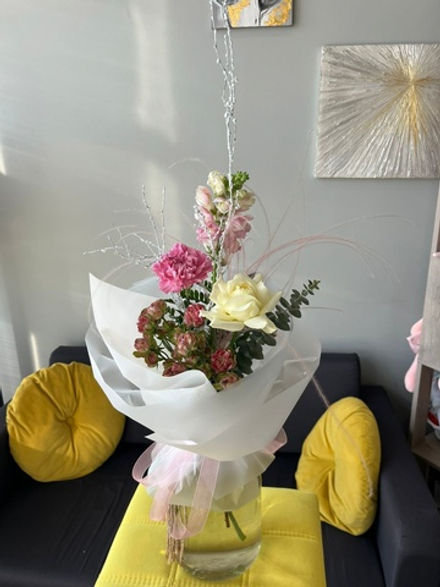 Букет комплимент из праздничной коллекции“Mon Amour “💘