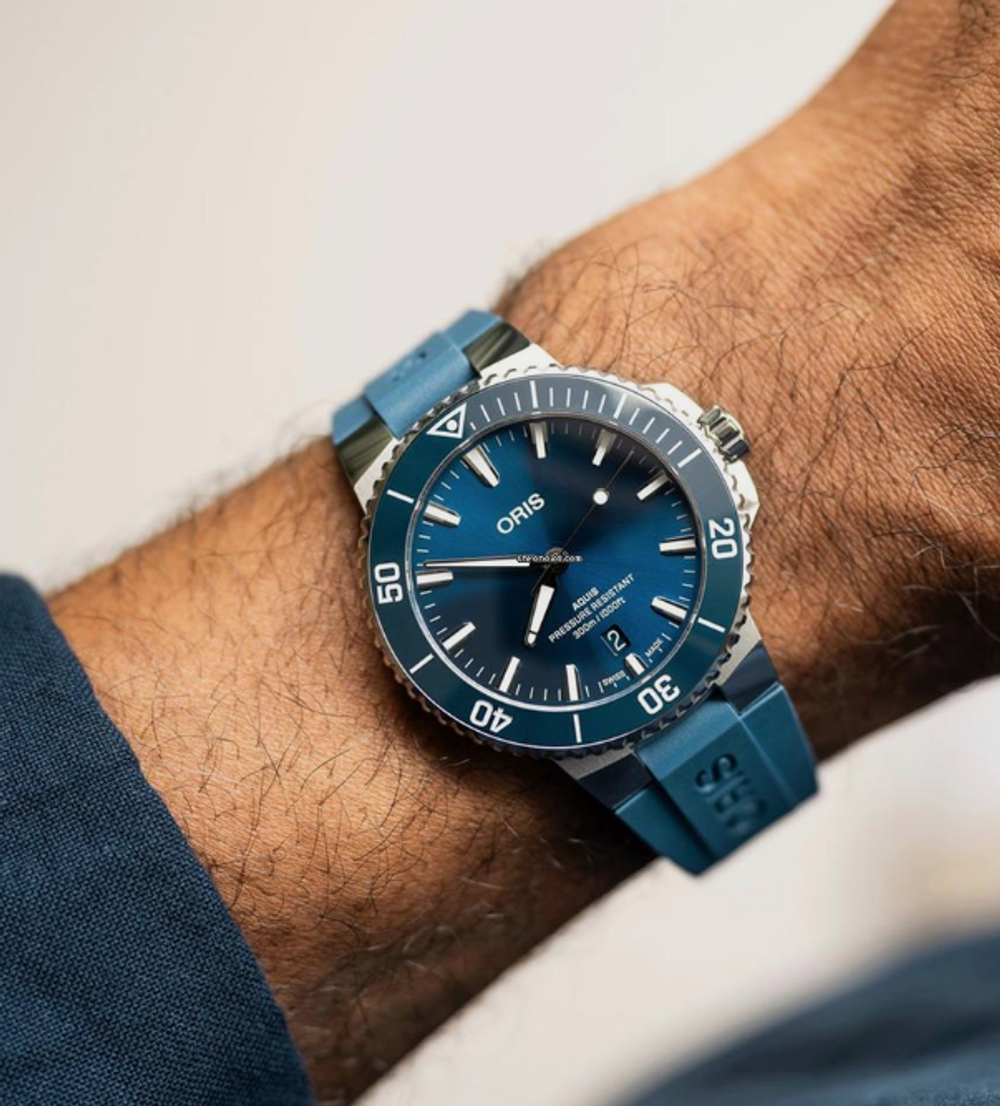 Oris Aquis Date 01 733 7789 4135-07 4 23 35FC