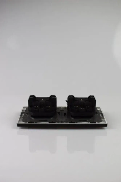 Розетка двойная с крышкой черная