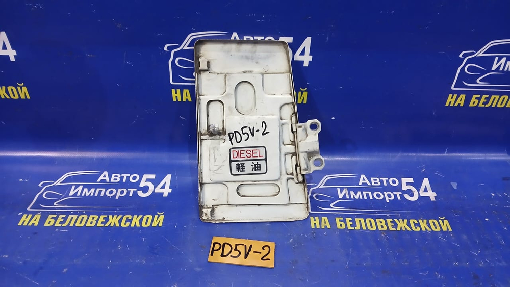 Лючок бензобака MITSUBISHI DELICA 1998