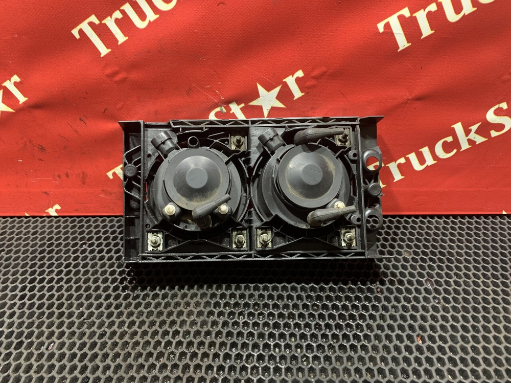 Фара противотуманная левая