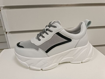 Кроссовки женские Fafala