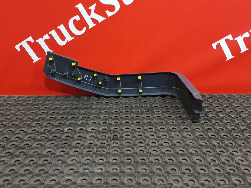 Накладка на торпедо 2018 г.