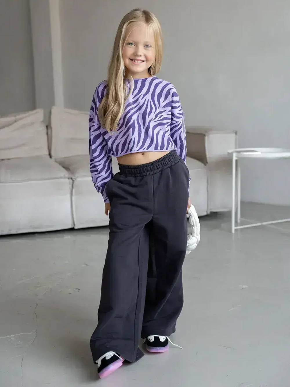 Лонгслив для девочки укороченный, зебра