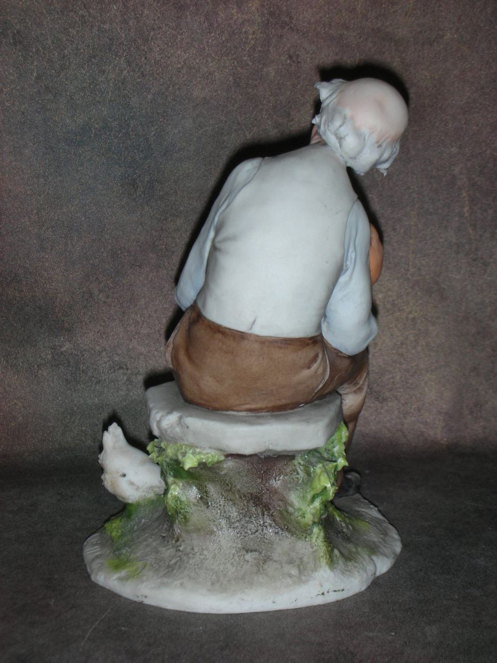 Статуэтка. Фарфор. Дедушка и малыш. Capodimonte. Италия