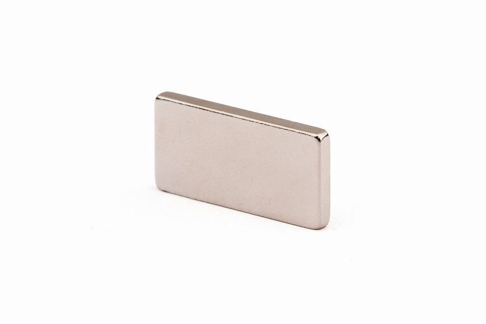 Неодимовый магнит прямоугольный 10х5х1 мм