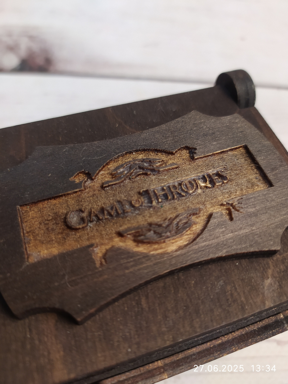 Музыкальная деревянная шкатулка-шарманка GAME of Thrones с мелодией тема из фильма Игры престолов