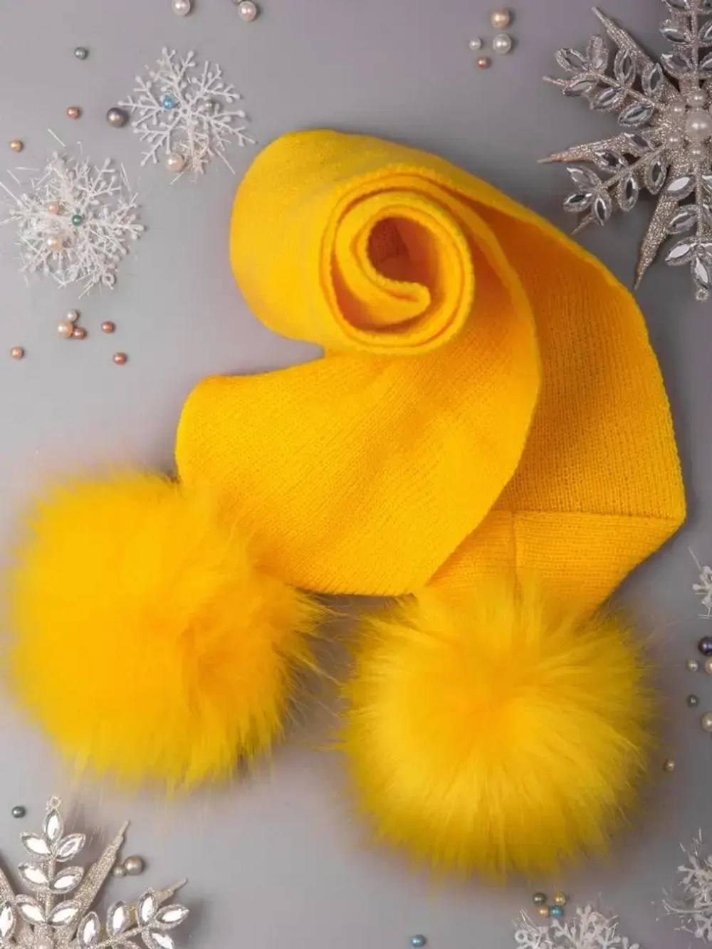 Шарф зимний вязаный с помпонами для детей