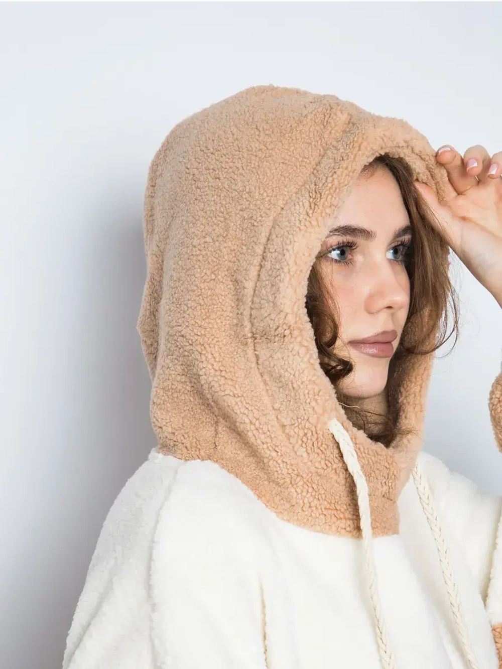 Толстовка плюшевая с капюшоном