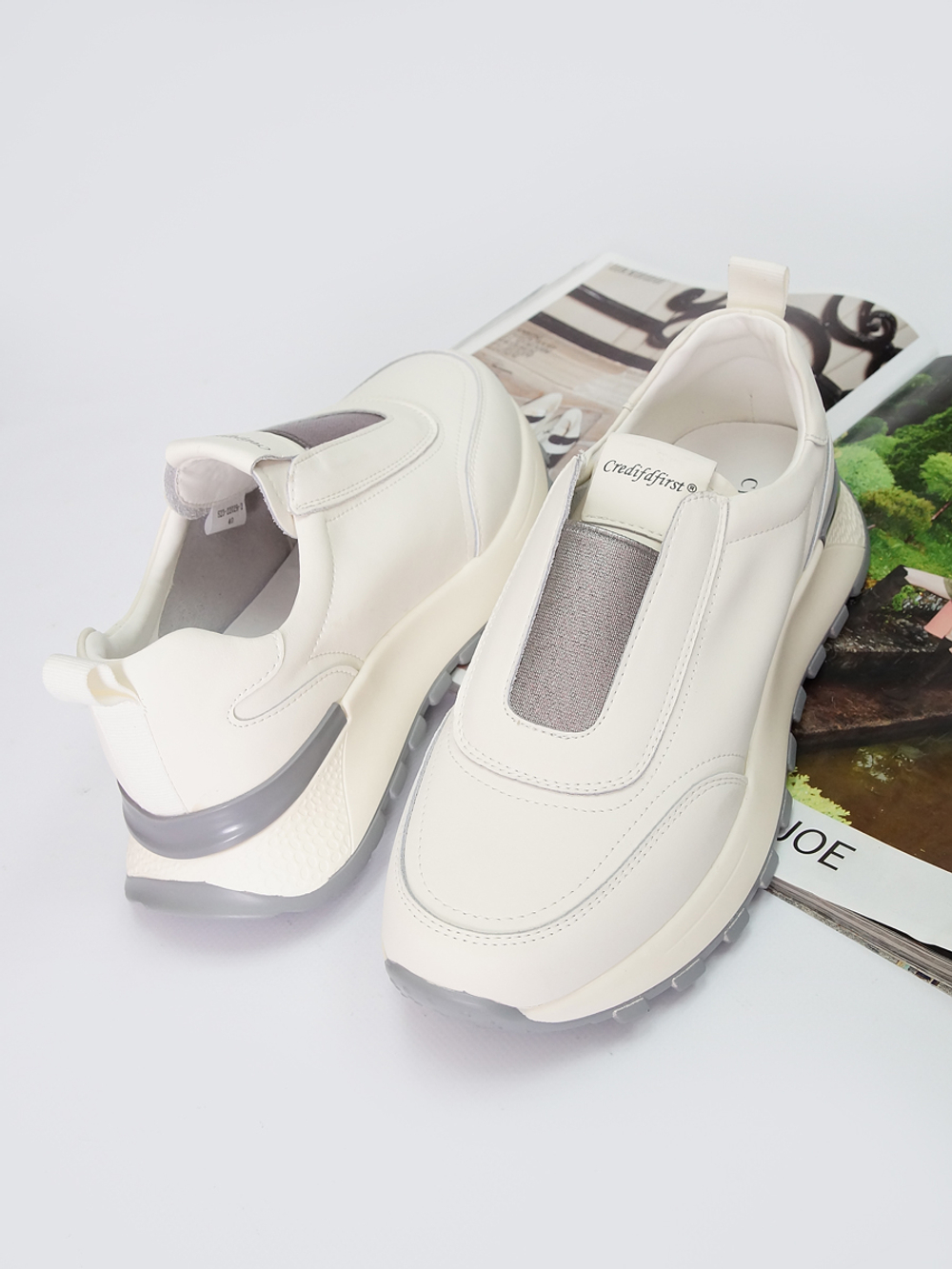 Кроссовки женские демисезонные