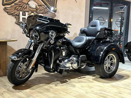 Tri Glide Ultra Harley-Davidson 2024 (Vivid Black)