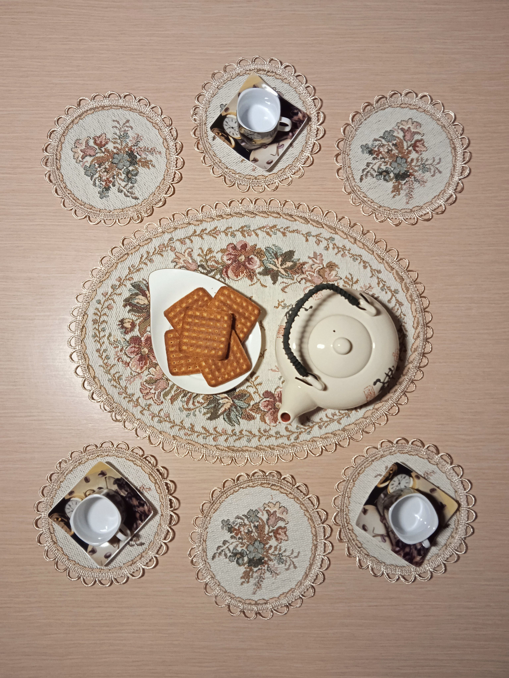 Набор декоративных гобеленовых салфеток "Цветочная поляна" (1+6 шт.)