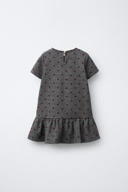 ZARA ПЛАТЬЕ ИЗ ТКАНИ «ГУСИНАЯ ЛАПКА» С РЕЛЬЕФНЫМИ СЕРДЕЧКАМИ, СЕРЫЙ
