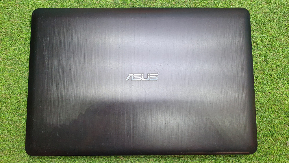 Ноутбук ASUS i3-5/4Gb/FHD