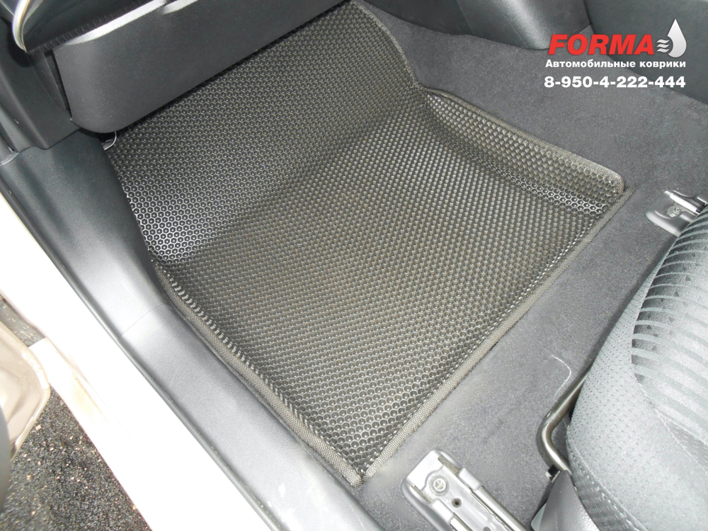 Toyota Prius 4 поколение XW50 (09.2015 - 01.2023) правый руль